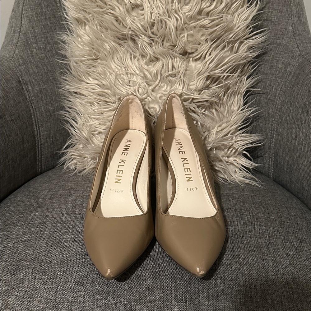 Anne Klein Beige Pumps - Picture 3 of 5